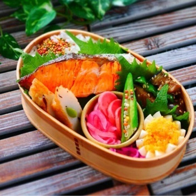 はじまりの月曜日＊夏空の旦那くん鮭弁当