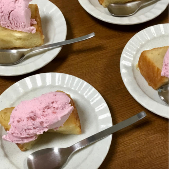 4月前半の教室、いちごアイスクリームで