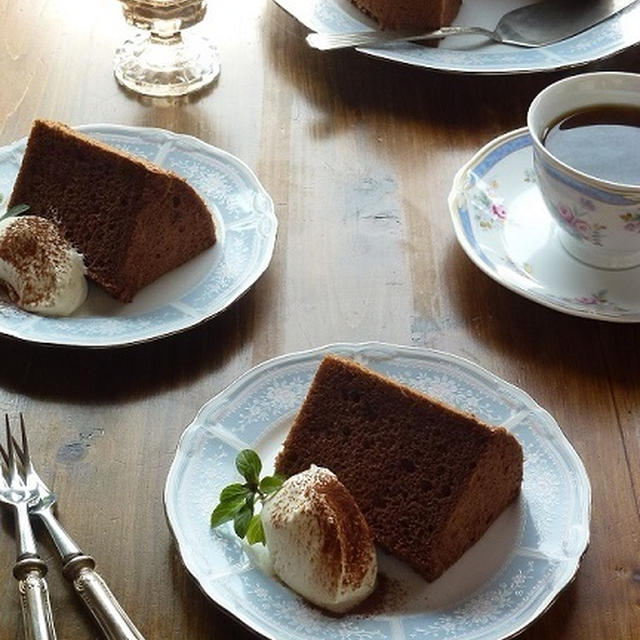 ココアのシフォンケーキと、乗ってるあさり♪