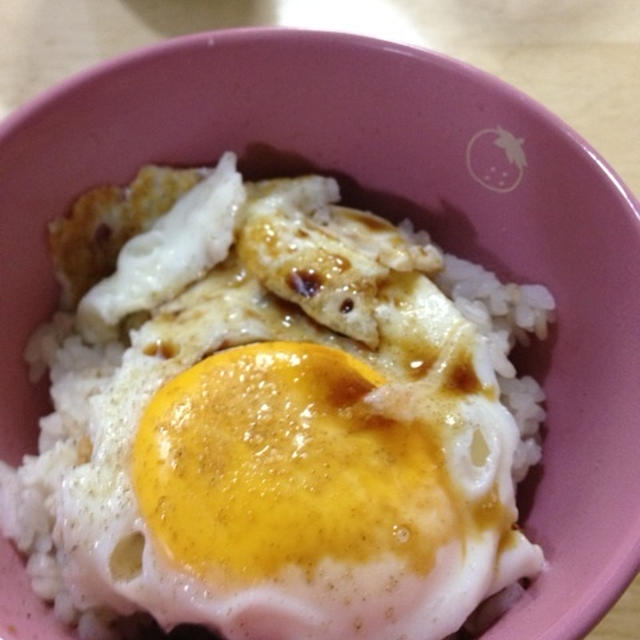 目玉焼き乗っけご飯
