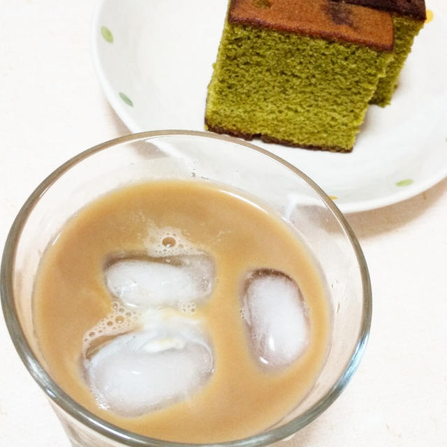 おやつタイム☆抹茶カステラ＆アイスコーヒー！