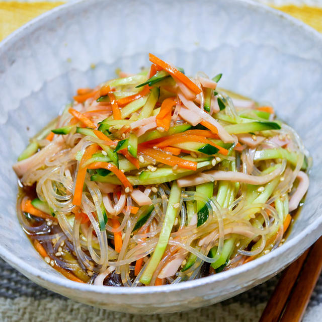 ちょっとタレが違う「冷やし中華風春雨サラダ」&ぷるもち水餃子で「かき玉餃子」