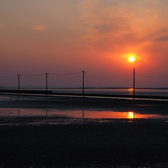 干潮の江川海岸の夕陽