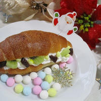 塩パンのクリスマス風マリトッツォ(デーツとキウィフルーツ・黄色いラムネ入り)♪