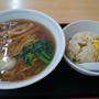 味のふたばでラーメンとチャーハン（神田小川町）。