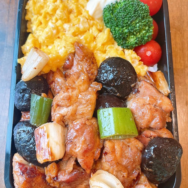 焼き鳥弁当です！！