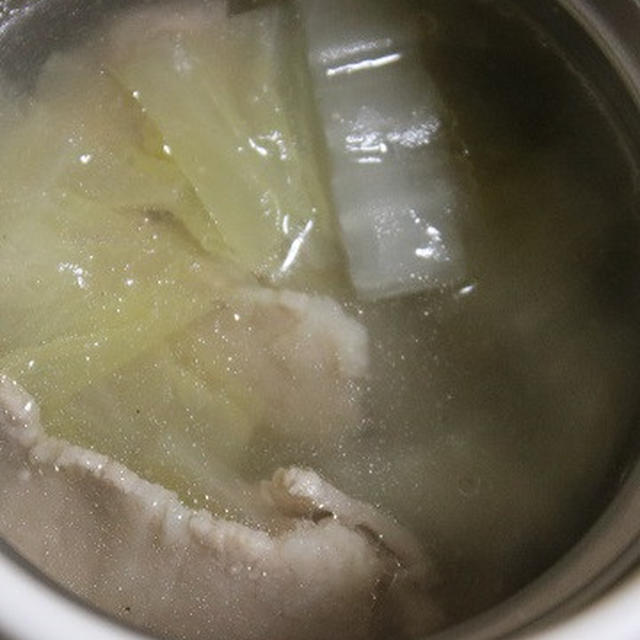 11月16日　　豚バラと白菜の塩生姜スープ