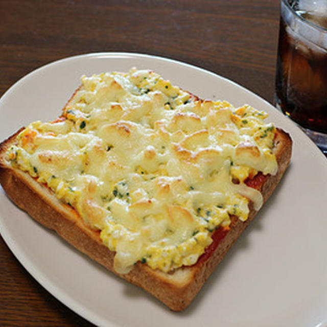 珍しくパンが食べたくなって「玉子トースト」