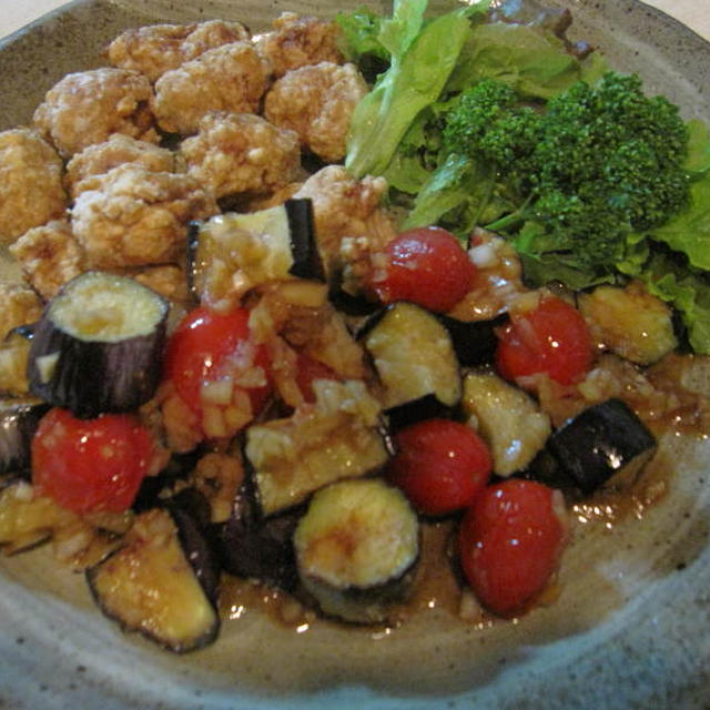 ベジミートの竜田揚げ　彩り野菜の素揚げ・新たまねぎのソース