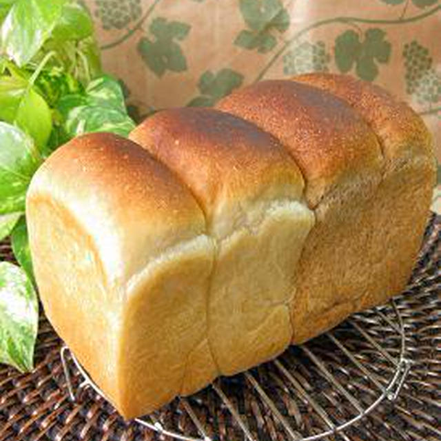 二色の山食パン
