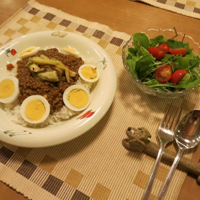 キーマカレーの晩ご飯　と　ノリウツギの花♪