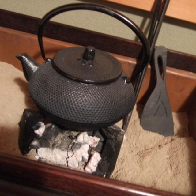 和のアンティーク　火鉢