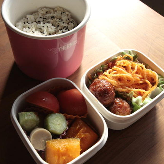 児童クラブのお弁当２日分　と夏休みの宿題　by まりあーな（８/５）