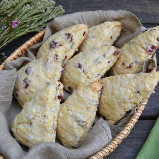 Cranberry Orange Scones オレンジとクランベリーのスコーン