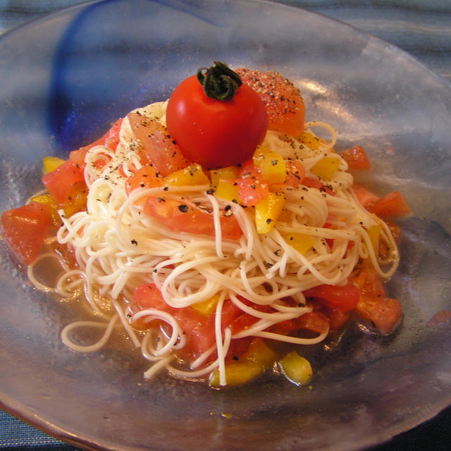 トマトとパプリカの爽やかそうめん