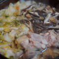 白菜浅漬と生椎茸と鶏もも肉の鍋