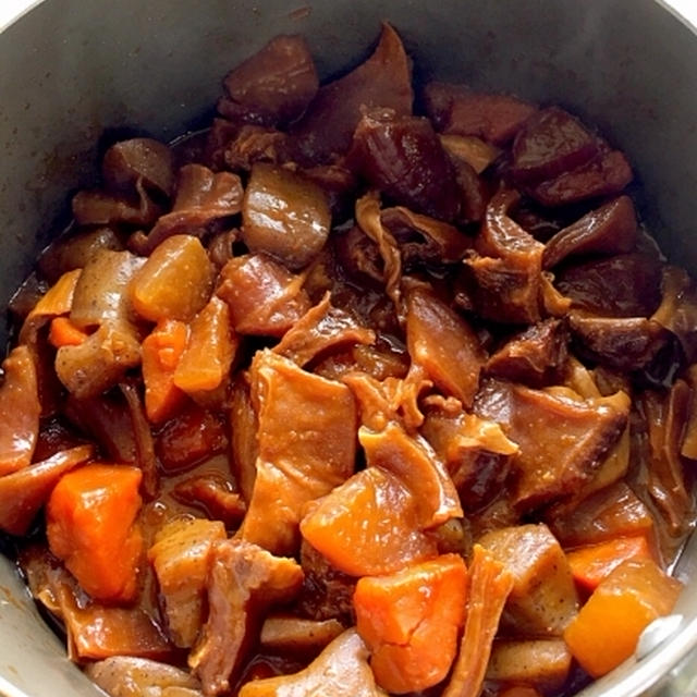 めんぶれん？☆牛すじ肉の煮込み