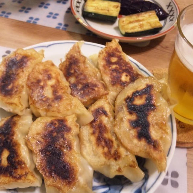 自家製キャベツで特大餃子♪
