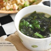 お湯を注ぐだけ！！朝ごはんに簡単【ほうれん草と韓国海苔のクイックスープ】