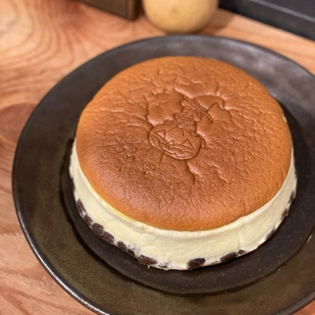 「りくろーおじさんのチーズケーキ」ハロウィン焼き印
