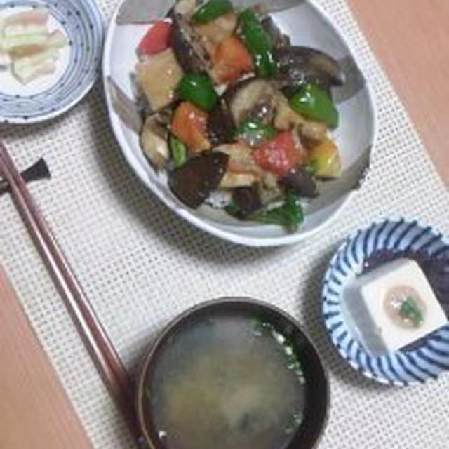 ナスとトマトの和風ラタトゥイユ丼♪