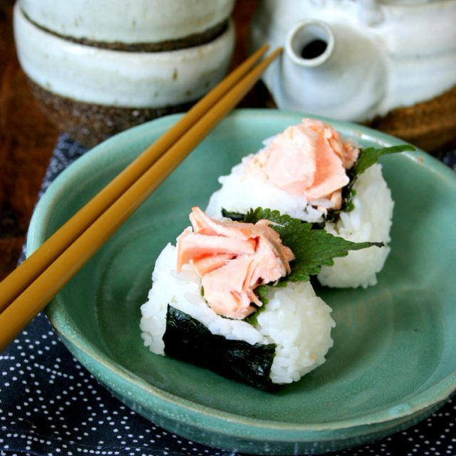 Salmon Rice Balls鮭と大葉のおにぎり