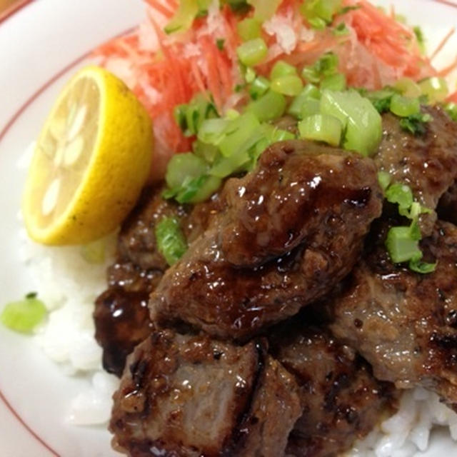 おうちカフェランチに！旦那ちゃん仕込みのサガリ！おろしでさっぱり　和風ステーキ丼