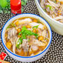 鶏肉でコク旨！具だくさんなキノコ汁♪