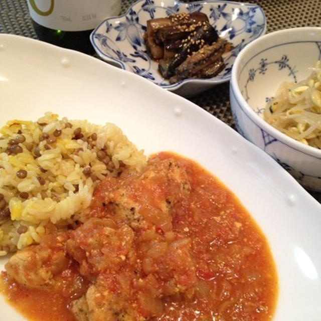 スパイスを合わせて 「チキンカレー」。