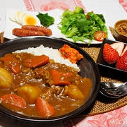 ゴロゴロ野菜のカレーライス〜トッピングはご自由に