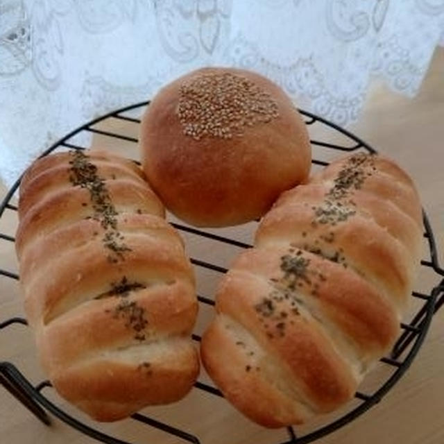 醤油麹のハムチーズパン・白あんぱん♪