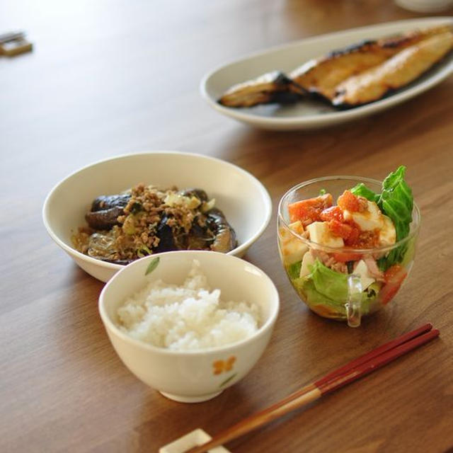 ナスとひき肉の春雨煮と、メイさんの腕