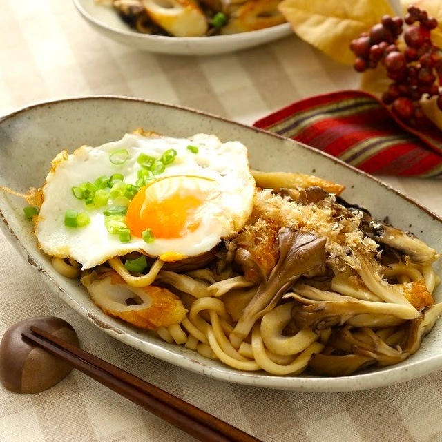 まいたけとちくわのバター醤油焼うどん (レシピ)