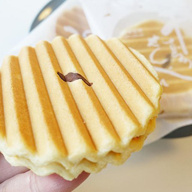 ぐるなび ippin / 和菓子職人の技と知恵が光る！「千寿せんべい」の意外な誕生のきっかけとは