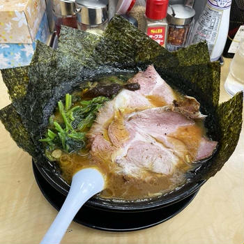ぎょうてんGOLDらーめんを油多めで啜る 〜のり5枚・ほうれん草〜