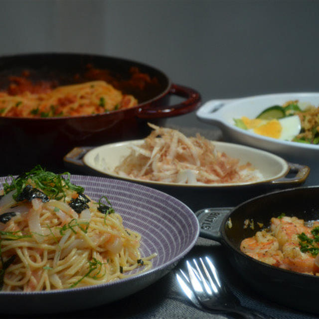 ストウブで「トマトソースパスタ」とたらこイカパスタの晩ごはん