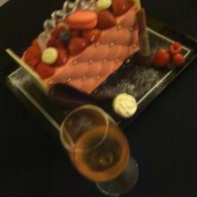 女性の夢を形にしたケーキ