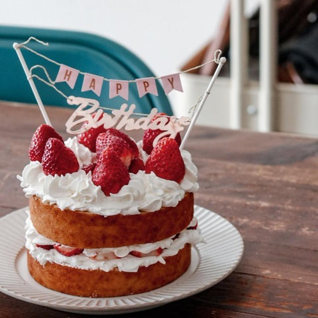 誕生日ケーキは娘のアイディアで無印の新商品で手抜きバンザイケーキの完成！5歳になりました！