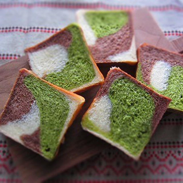 **可愛い♪チョコと抹茶の3色角食**