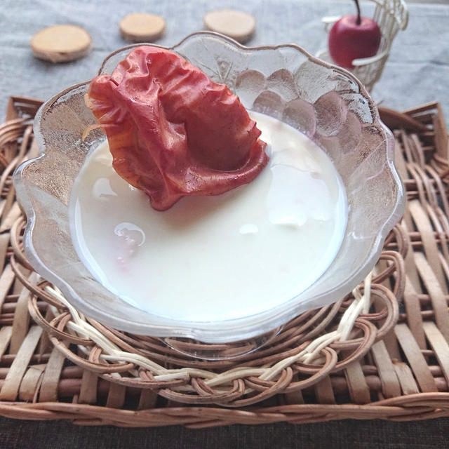 おうちでカフェ風♪飲むパンナコッタにりんごコンポート風のせ