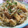 シャキしみうま♪　もやしと油揚げのオイスター醤油たまご炒め