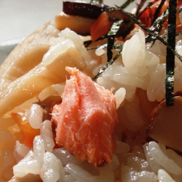 切り身の甘塩鮭で五目寿司：朝青龍は強い男