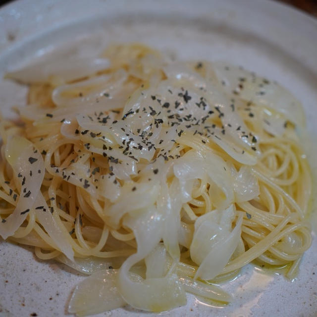 淡路島たまねぎとニンニクのスパゲッティ