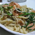 おしょうゆ味の焼きうどん。