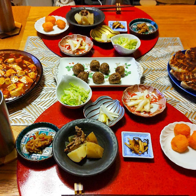 ダンナごはん！餃子、麻婆豆腐と小鉢７品で晩酌