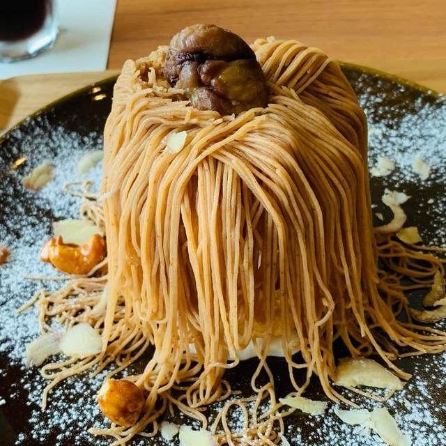 ミマツカフェ万代でモンブラン食べました♬