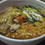 豆もやしとネギたっぷりの味噌ラーメンで簡単、夜遅ごはん。