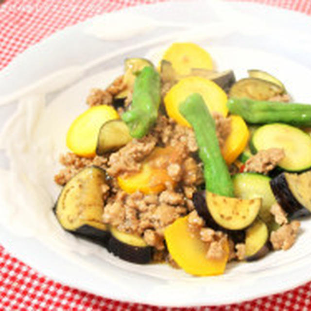 パッパッと10分♪夏野菜の挽肉炒め
