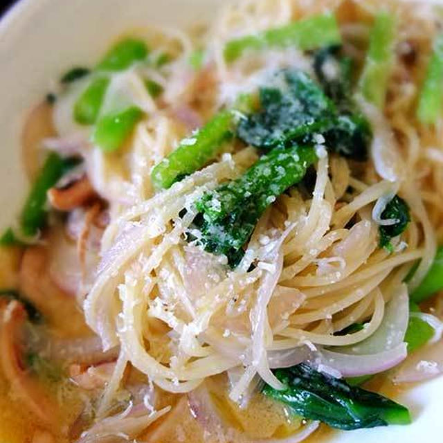 塩辛とつるむらさきのパスタ