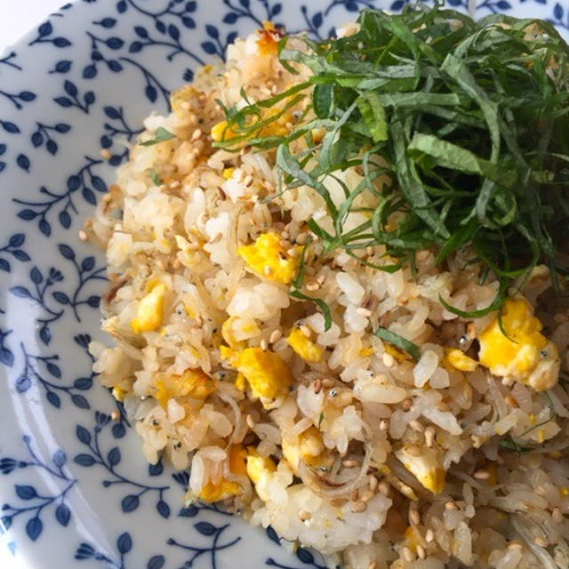 昆布茶の消費に♪♪旨味アップ‼︎しらすと卵のチャーハン